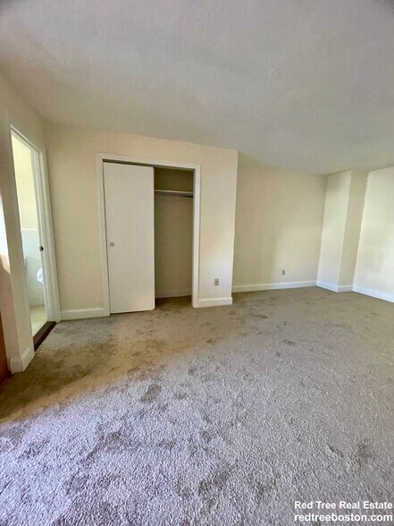 Building Photo - 4 Brattle Dr