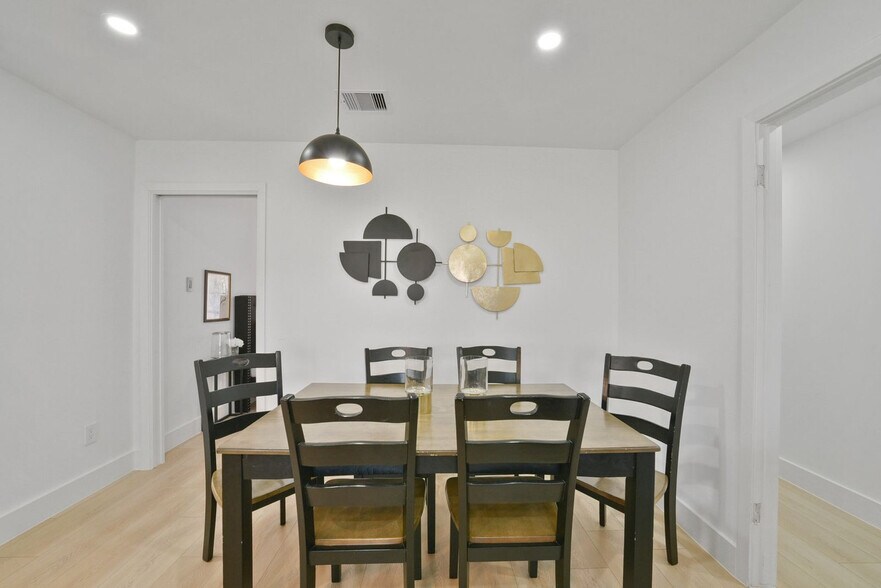 Building Photo - 6230 Rena St