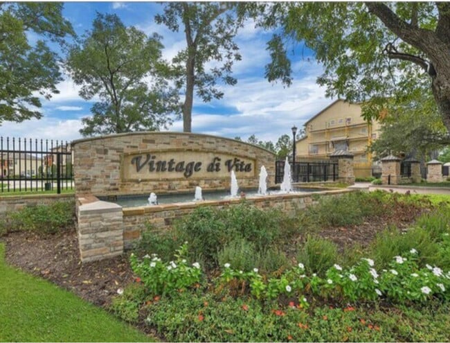 Building Photo - 14502 San Pietro Dr