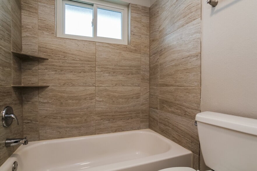 Building Photo - 2138 Pilgrims Point Dr