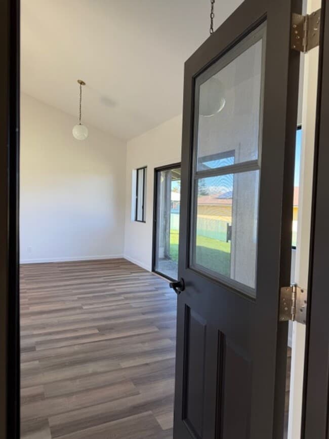 Building Photo - 75 Kaupea St