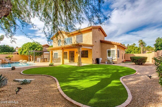 Building Photo - 5513 E Grovers Ave