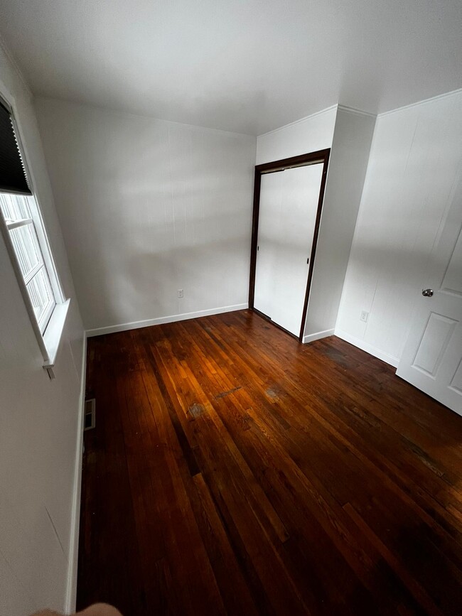 Building Photo - 224 Narragansett St