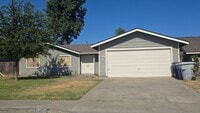 Building Photo - 3 BR 2 BA