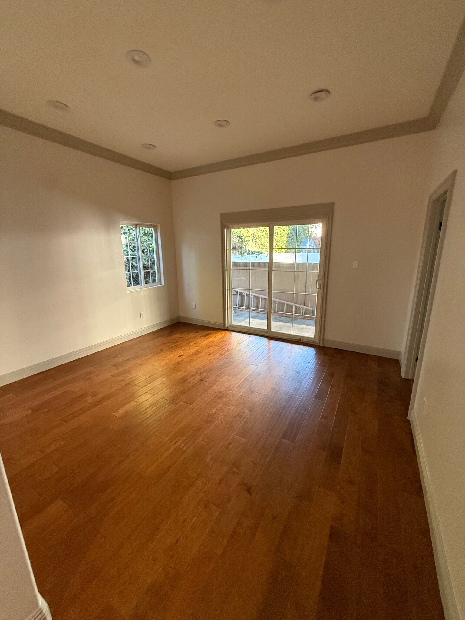 Building Photo - 1645 W 36th Pl