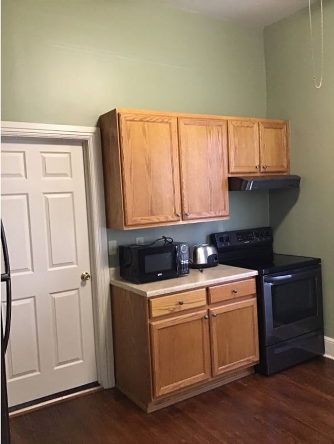 Building Photo - 134 E Queen St