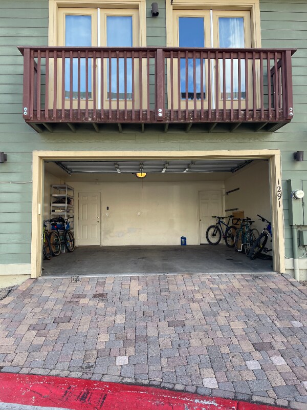 Building Photo - 1291 E Trevor Way