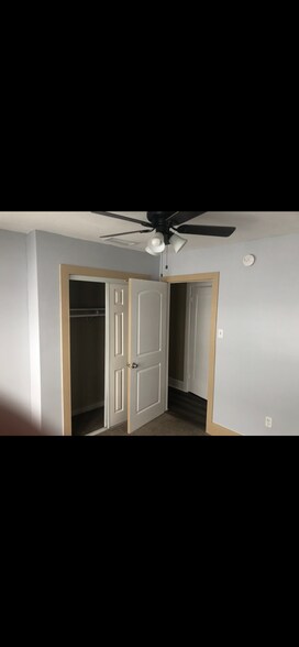 Building Photo - 1233 W 41st St