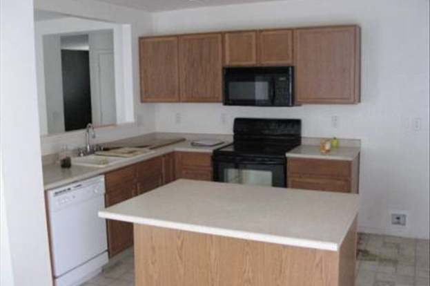 Building Photo - 9648 Autumn Leaf Way