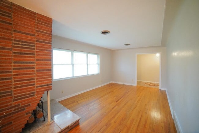 Building Photo - 1006 Frazier Ave