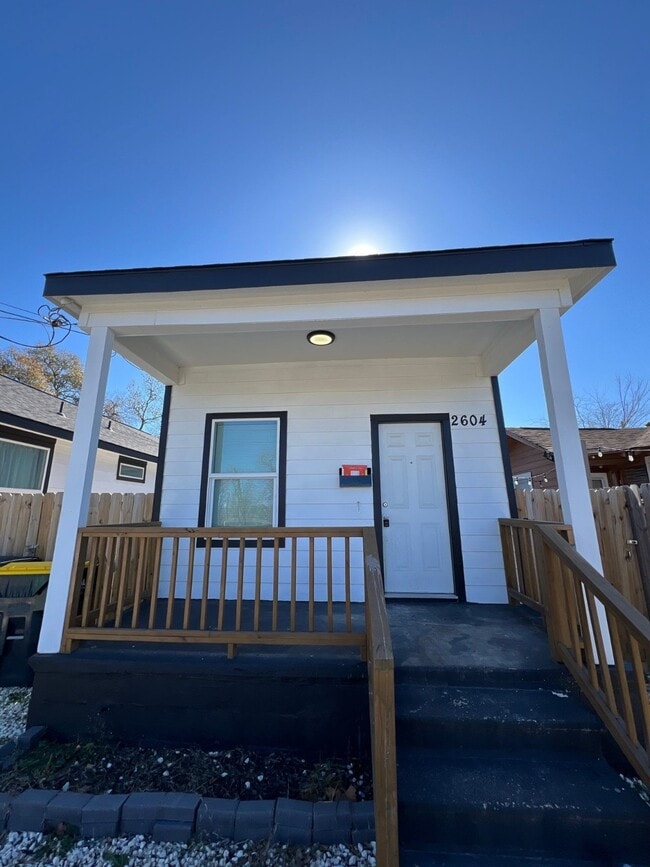 Primary Photo - 2604 Mills St