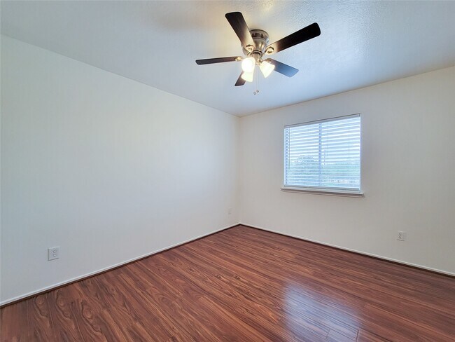 Building Photo - 8747 Fondren Village Dr