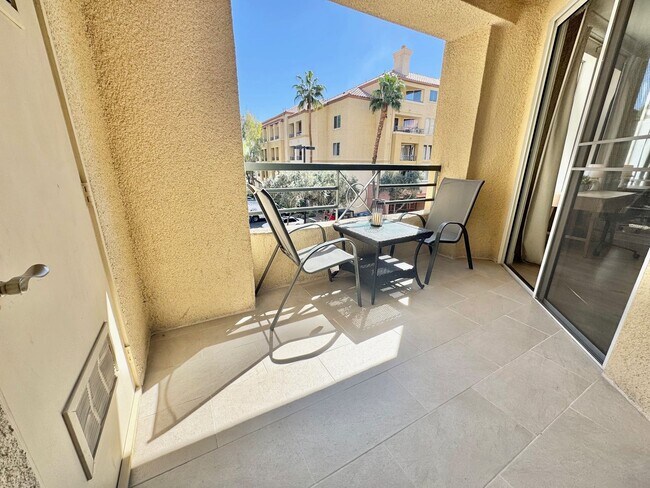 Building Photo - Great opportunity condo in a highly desirable central Las Vegas location