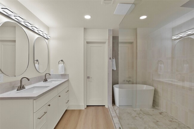 Building Photo - 20 Buttonbush Ct