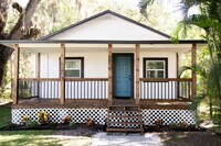 Building Photo - 1003 Cypress Ave