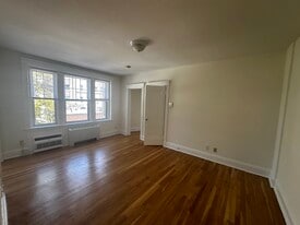 Building Photo - 3 Chauncy Ln