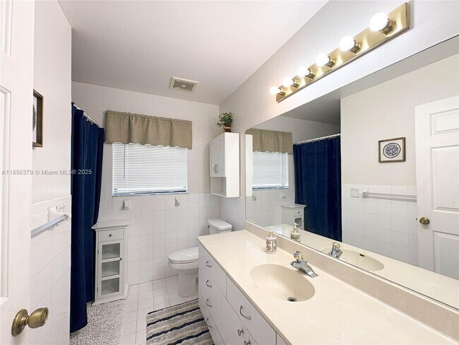 Building Photo - 730 Daffodil Dr