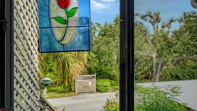 Building Photo - 1611 Clower Creek Dr