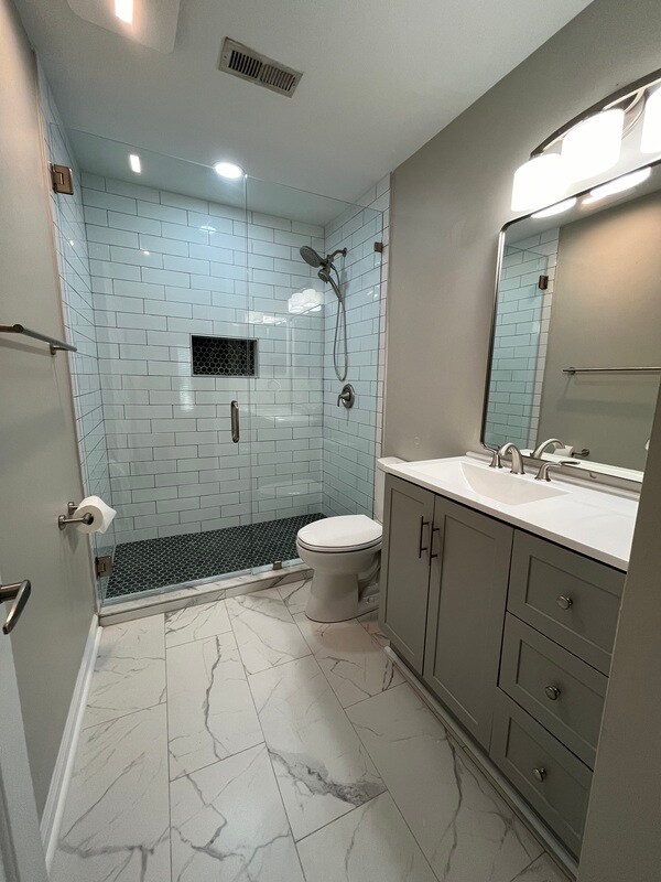 Building Photo - 517 N Graham St