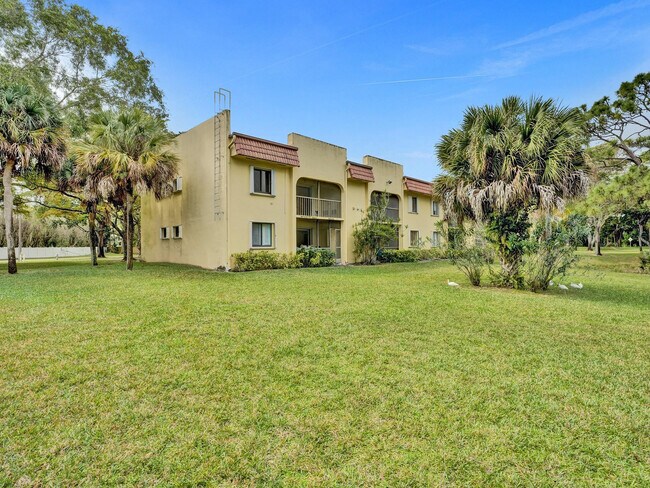 Building Photo - 930 SW 9th St Cir