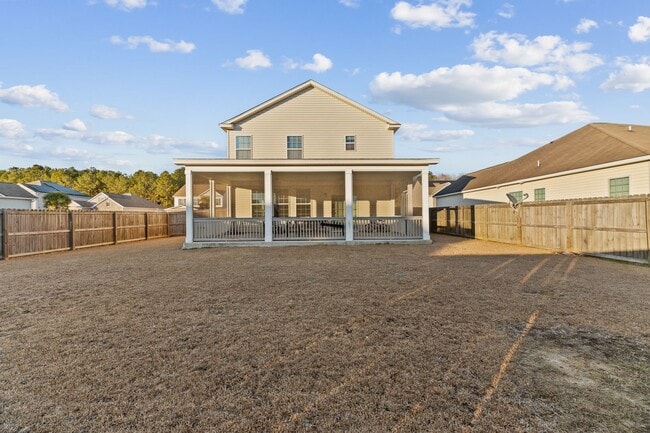 Building Photo - 3 BD 2.5 BA | Charming Home