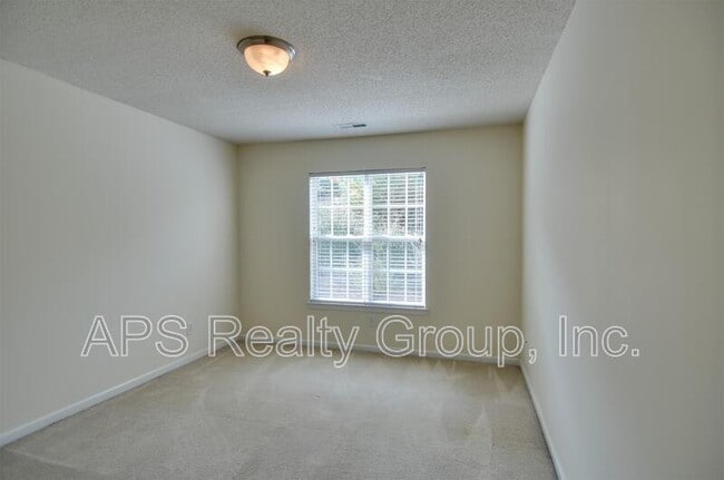 Building Photo - 1148 Academic Dr