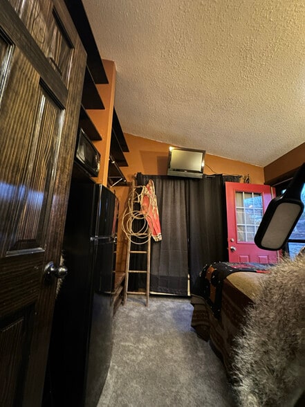 Building Photo - 13325 Brush Creek Rd