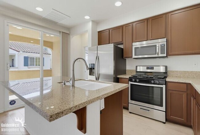 Building Photo - Modern 2Bdm 2Ba Condo in Desirable Chula Vista Community!
