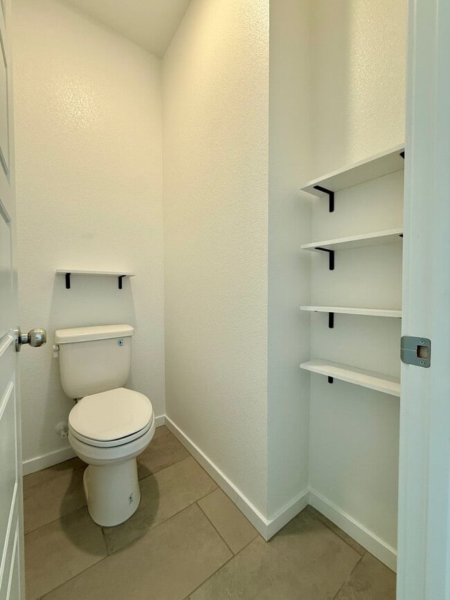 Building Photo - Beautiful Spring Valley Lennar Home-Make it yours today!