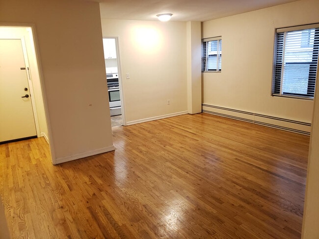 Building Photo - Bay Ridge Court - 2 bedrooms