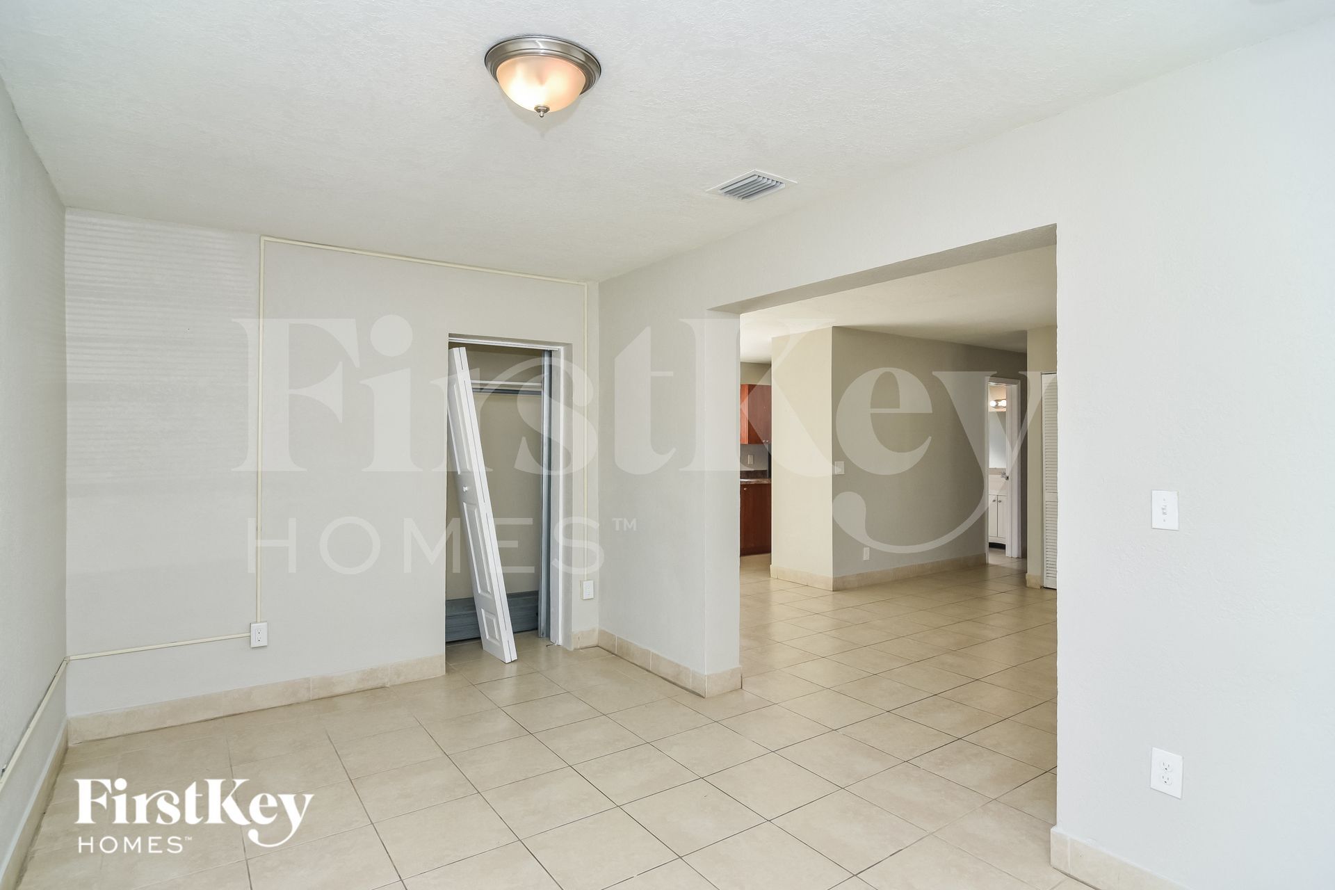 Building Photo - 4260 SW 18th St