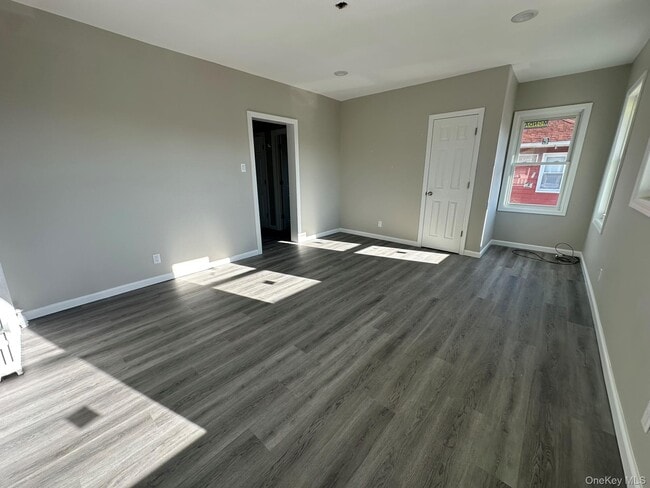 Building Photo - 149 W Market St