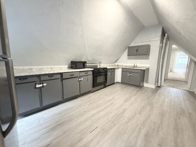 Building Photo - 2630 Stanton Ave