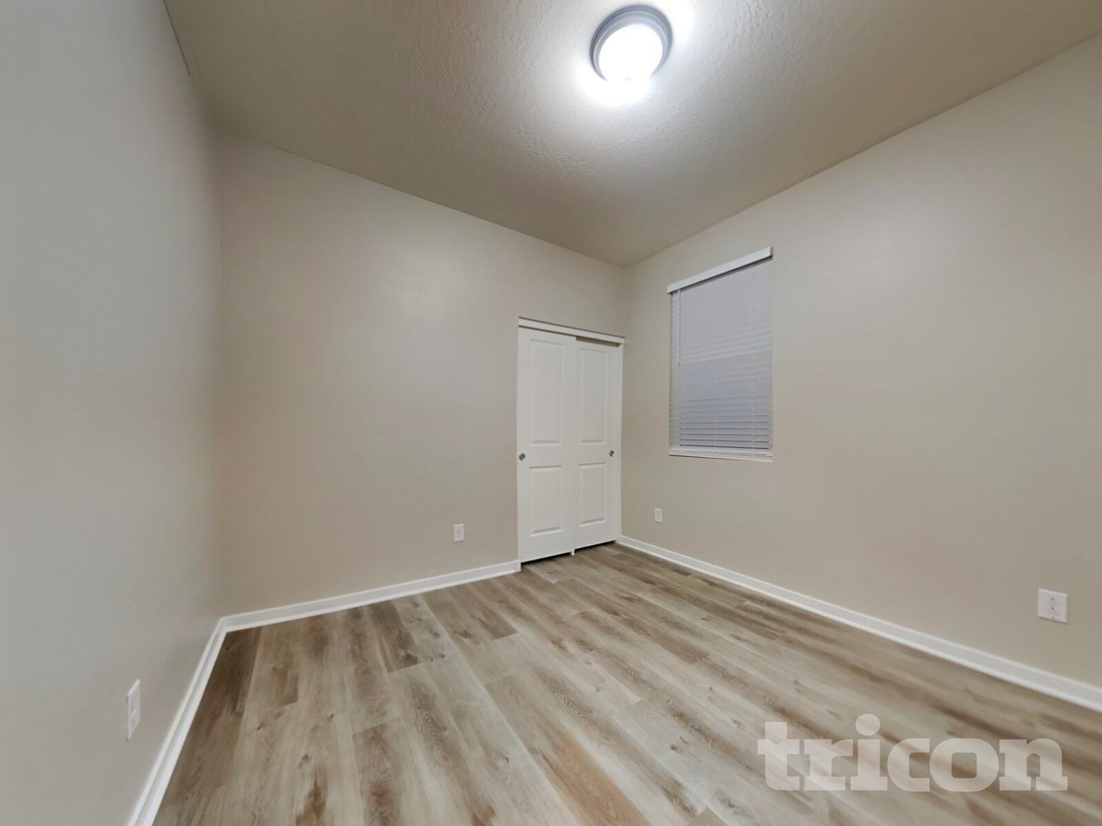 Building Photo - 14366 W Pershing St