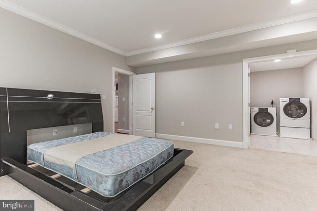 Building Photo - 6529 Fairlawn Dr