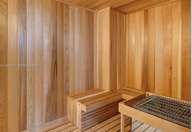 Building Photo - 460 NE 28th St