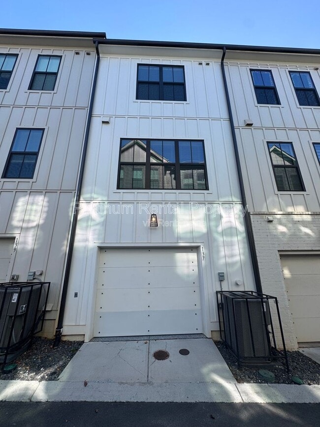 Building Photo - 137 Pacer Pl