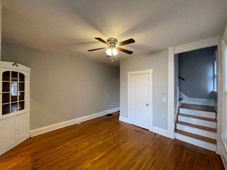 Building Photo - 80 W Greenwood Ave