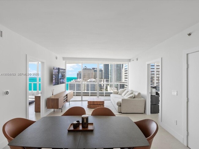 Building Photo - 495 Brickell Ave