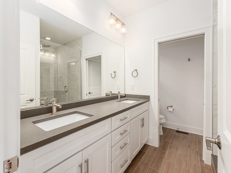 Building Photo - 766 N 6th St