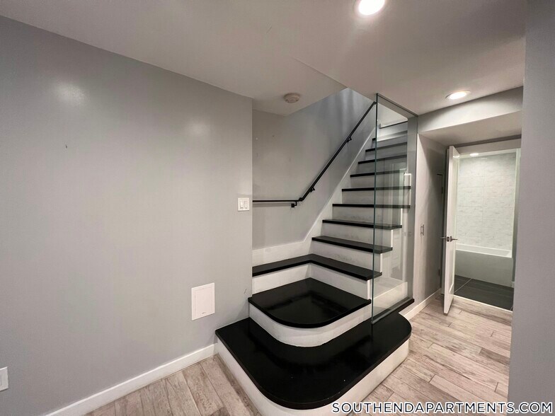 Building Photo - 469 Massachusetts Ave