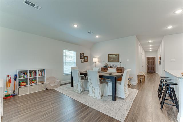 Building Photo - 508 Vasant Dr