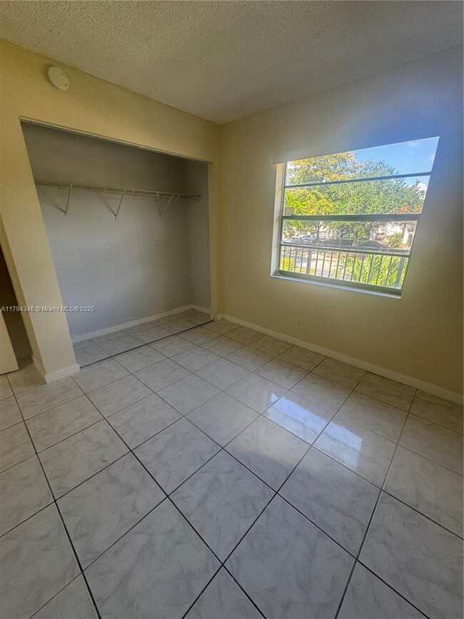 Building Photo - 3502 NW 114th Ln