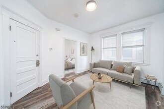 Building Photo - 9 Kling St