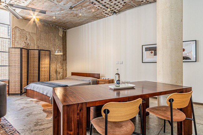 Building Photo - Modern Studio Loft for Rent in Downtown Da...