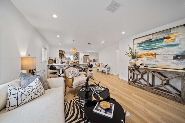 Building Photo - 11946 Aneta St