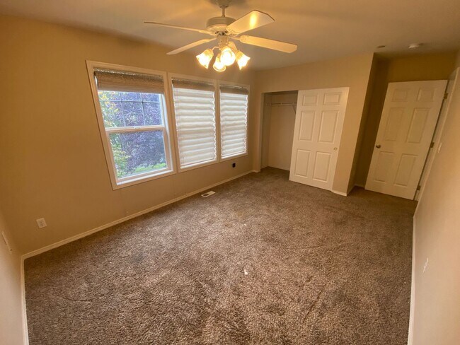 Building Photo - 3 Bedroom Corner Lot DuPont Home