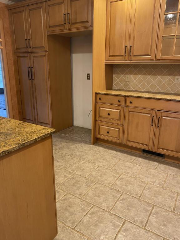 Building Photo - 6932 S Knoxville Ave