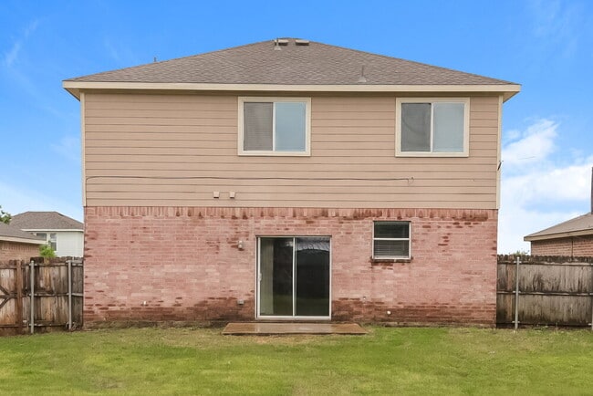 Building Photo - 9727 Checota Dr