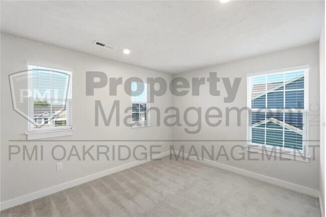 Building Photo - 3 Bed 3 1/2 Bath Single Family Home with Attached 2 Car Garage